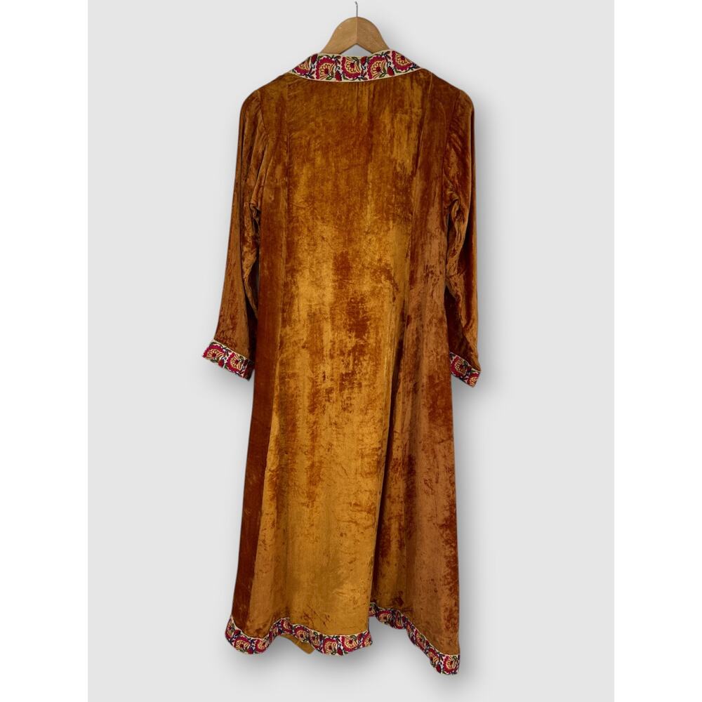 Meena Mahal Poetic Threads Velvet Duster Coat Embroidered Floral Trim Kimono - Picture 3 of 8